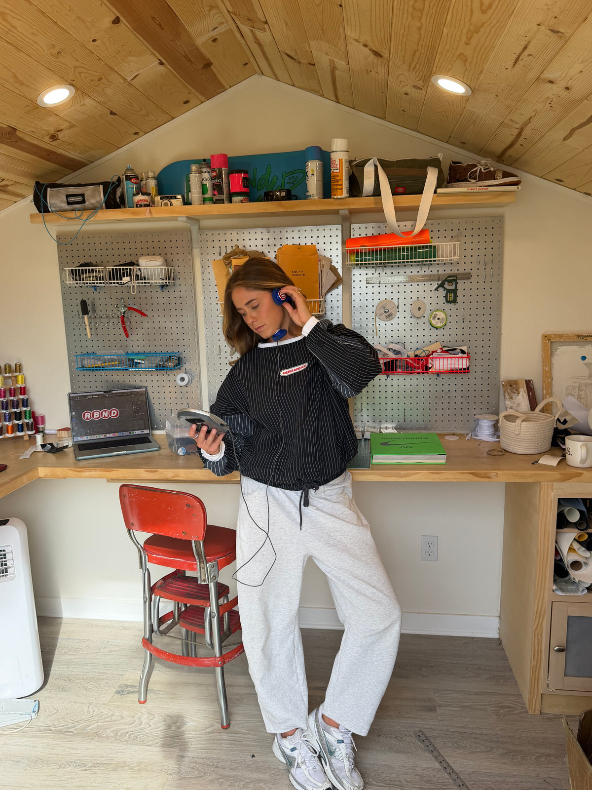 STUDIO PINSTRIPE CREWNECK